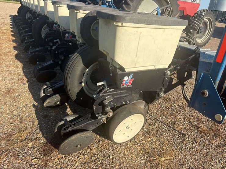 2014-kinze-3140-image-19