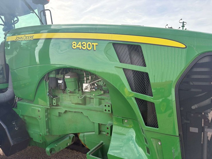 2006-john-deere-8430t-image-37