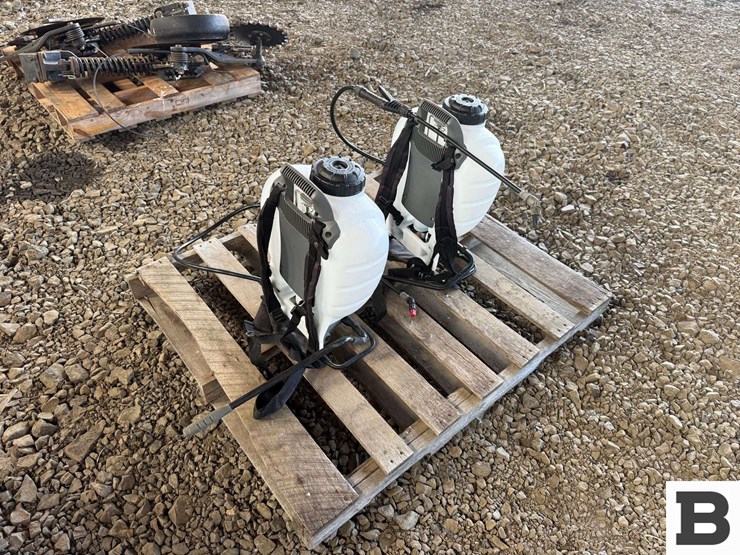 roundup-4-gallon-backpack-sprayers-image-4