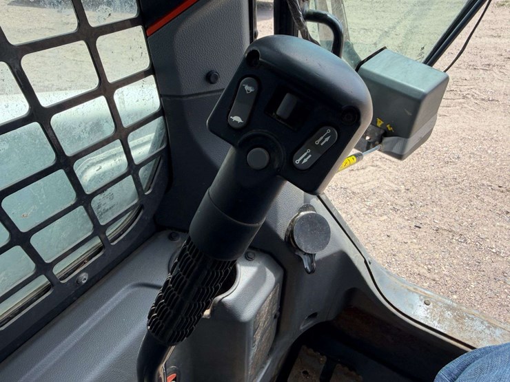 2022-bobcat-s62-image-37