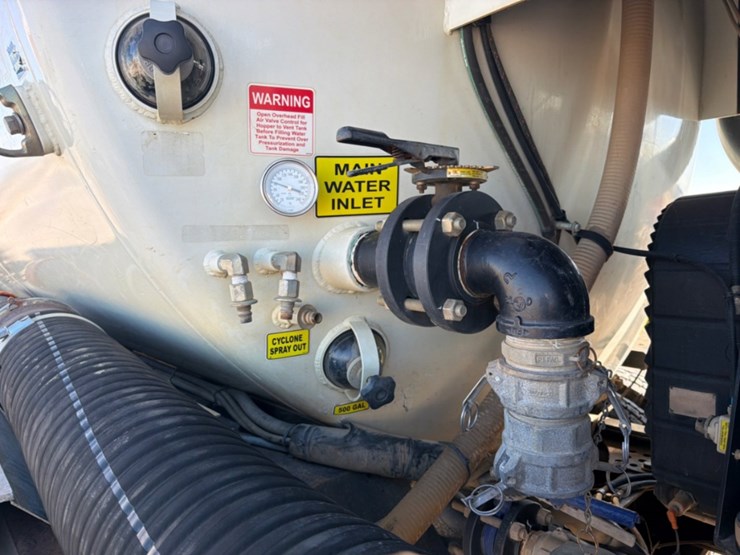 2024-kenworth-t880-image-10