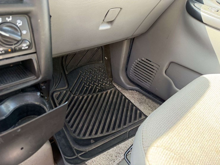 2005-chevrolet-venture-image-35