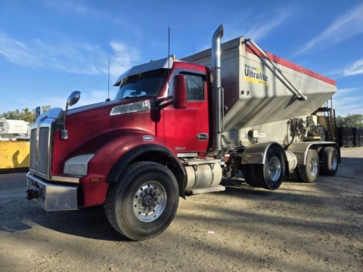 2016-kenworth-t880-image-1