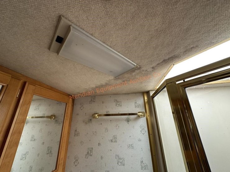 1999-safari-trek-24'-motorhome-image-36