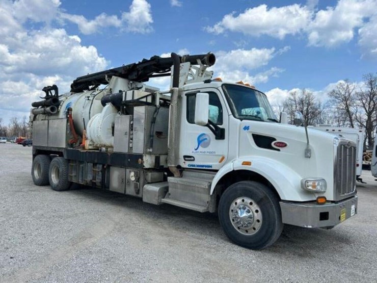 2014-peterbilt-567-image-3