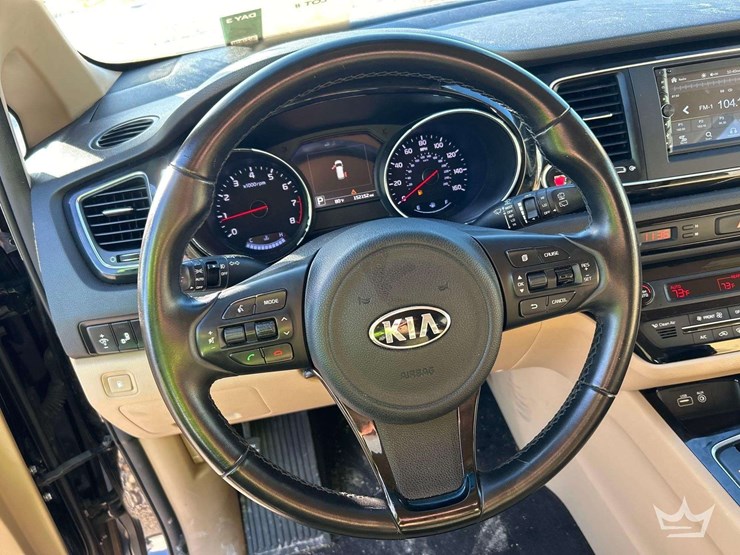 2015-kia-sedona-image-14