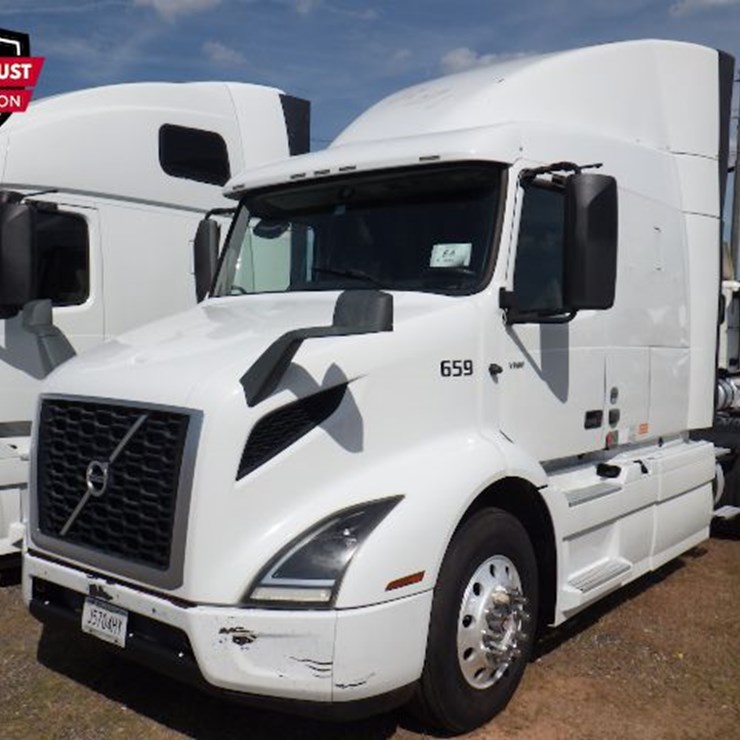 2019 VOLVO VNR640