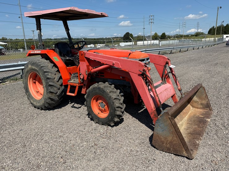 #17478-•-kioto-dk45-tractor-image-1