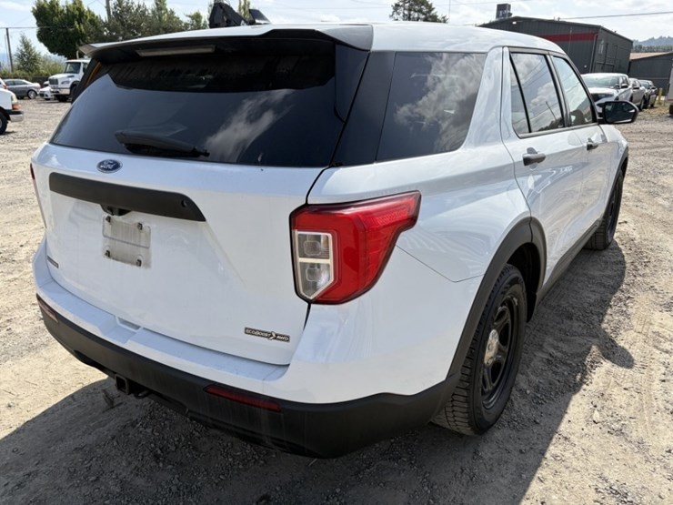 2020-ford-explorer-image-4