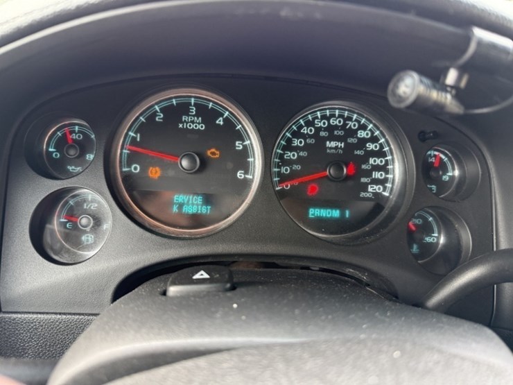 2011-gmc-sierra-2500-image-26