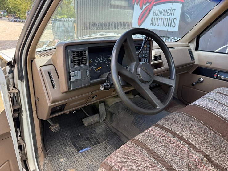 1992-chevrolet-cheyenne-3500-image-25