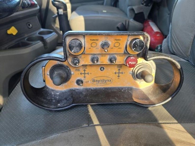 2016-kenworth-t880-image-11