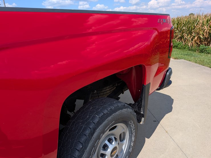 2018-chevrolet-2500hd-image-31