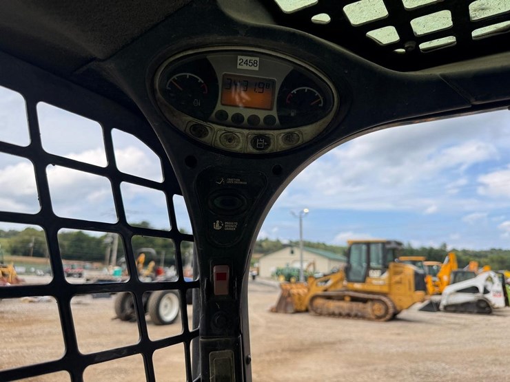2016-bobcat-t590-image-24