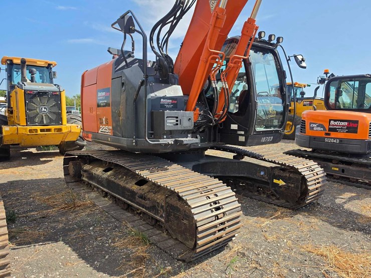 2020-hitachi-zx225usr-lc-6-image-5