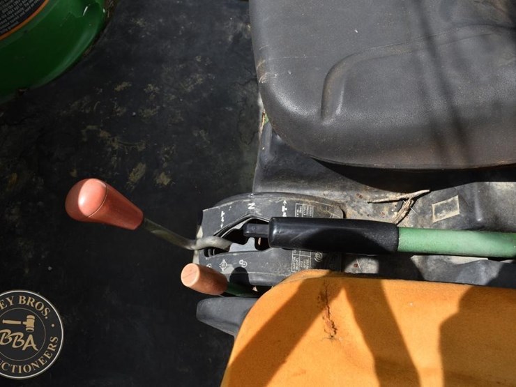 john-deere-gator-image-12