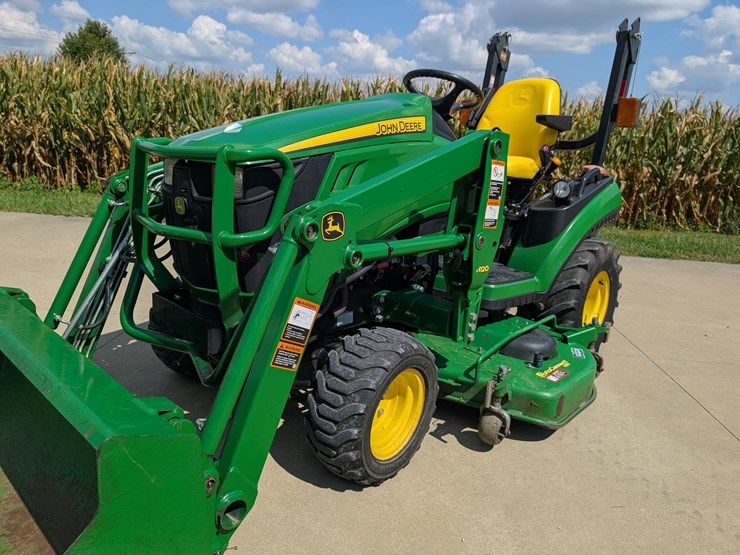 2012-john-deere-1026r-image-11