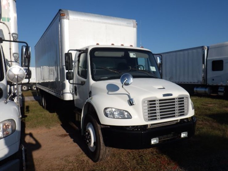 2017-freightliner-m2-106-image-4
