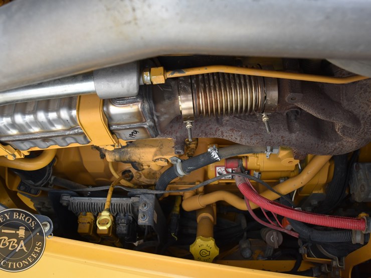 2010-deere-670g-image-35