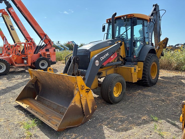 2021-deere-710l-image-2