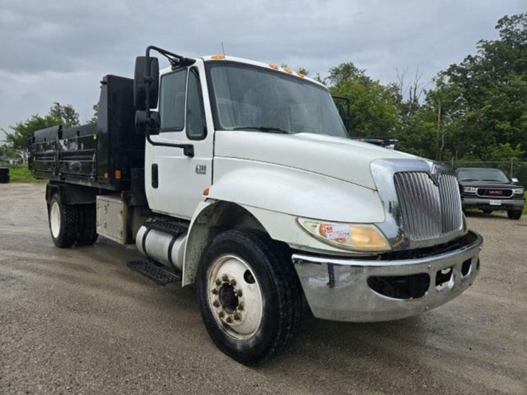2007-international-durastar-4300-image-3