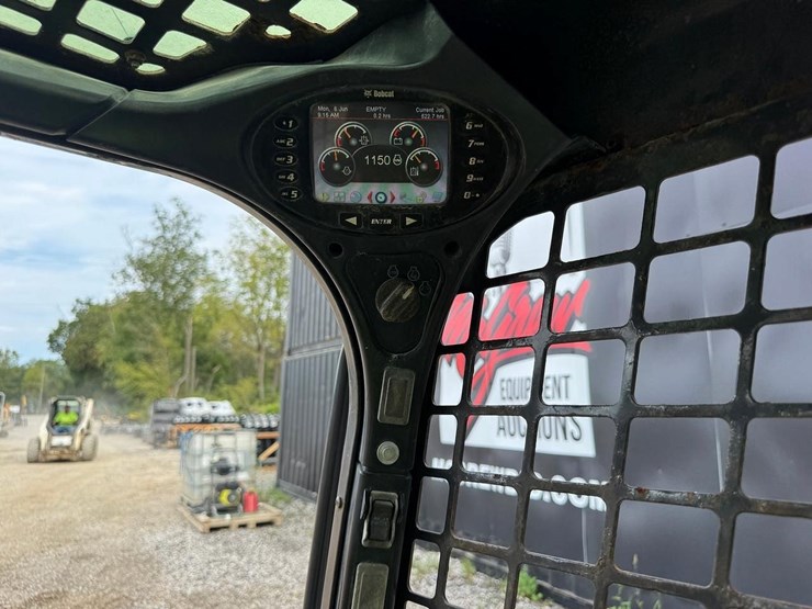 2016-bobcat-t450-image-26
