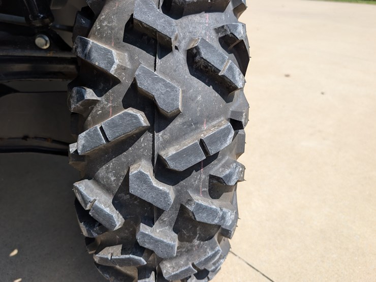 2019-john-deere-gator-image-10