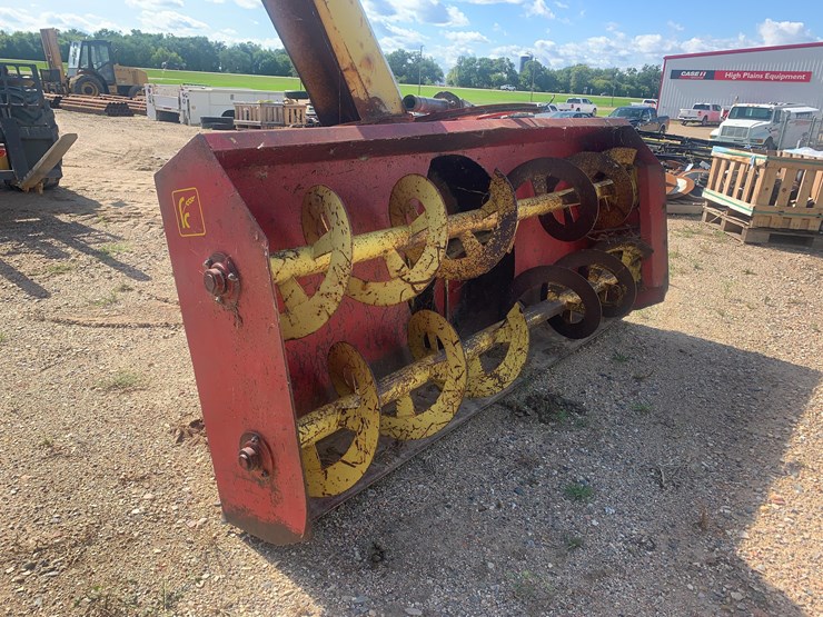 farm-king-960-snowblower-image-3