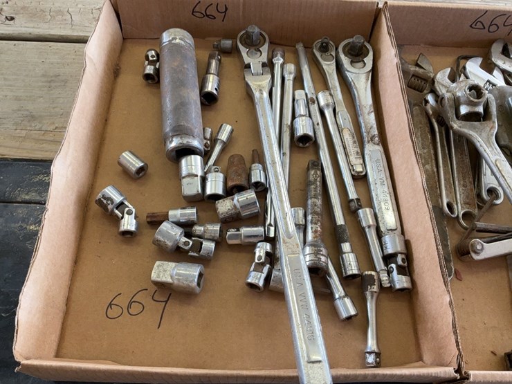 (2)-flats-of-craftsman-ratchet-extensions-and-miscellaneous-tools-image-2