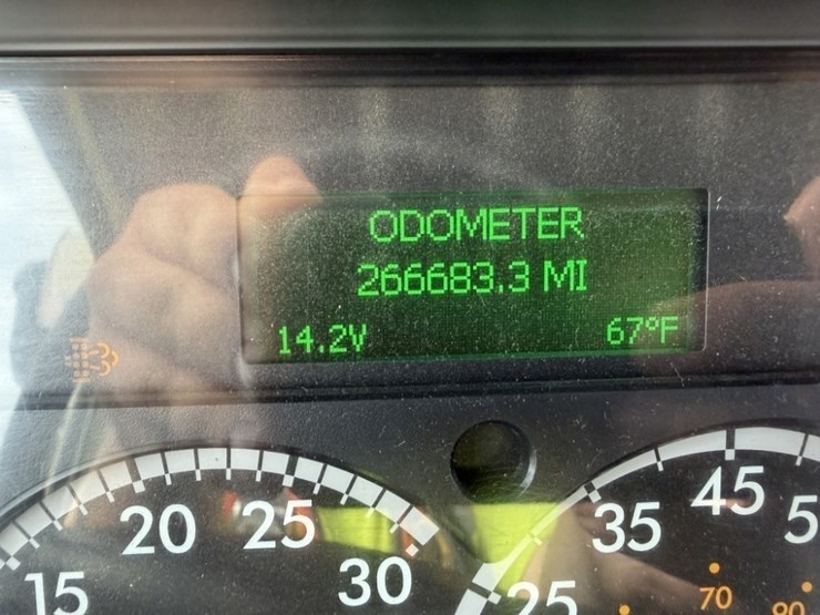 2019-freightliner-m2-t/a-roll-off-truck-image-30