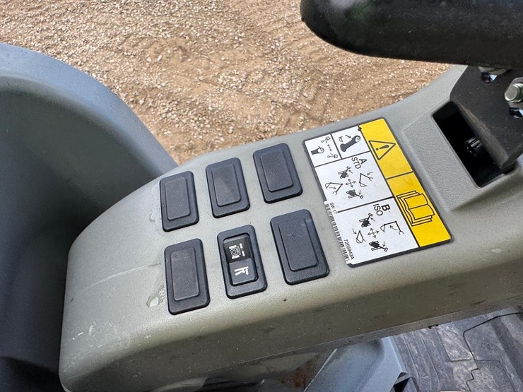 2023-bobcat-e20-image-27