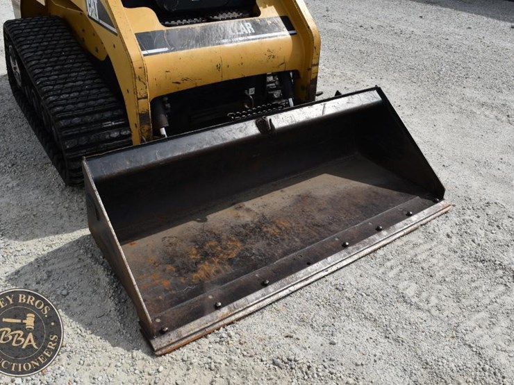 2004-caterpillar-257b-image-22