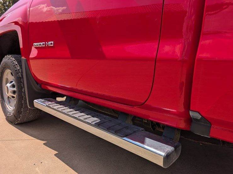2018-chevrolet-2500hd-image-24