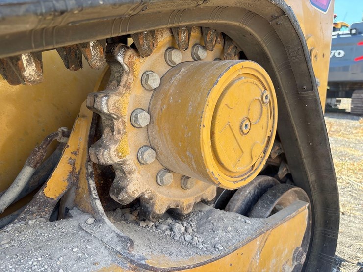 2021-caterpillar-259d3-image-7