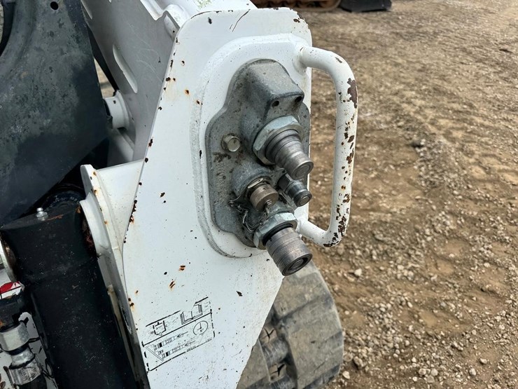 2016-bobcat-t590-image-12