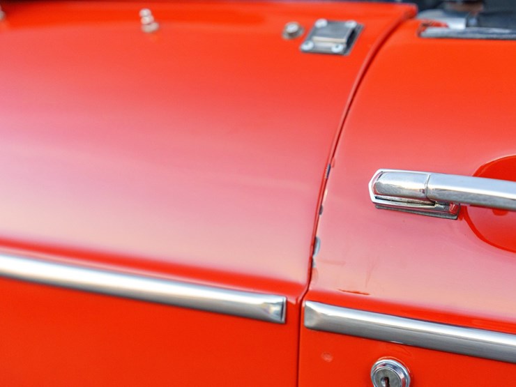 #1069-•-offered-at-no-reserve-|-1973-mg-mgb-mark-lll-convertible-image-31