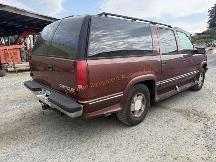 1998-chevrolet-suburban-1500-image-4