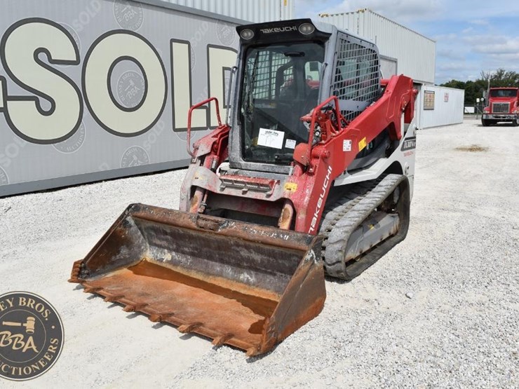 2022-takeuchi-tl10v2-image-1