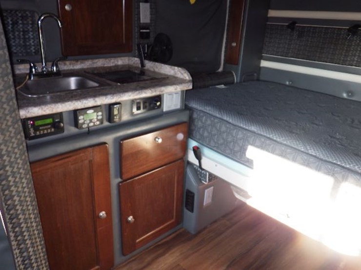 2018-freightliner-cascadia-113-image-20