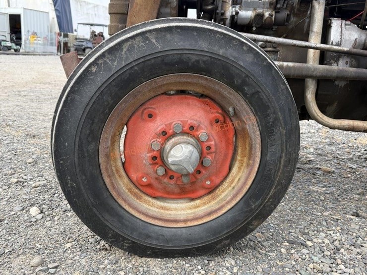 massey-ferguson-135-image-26