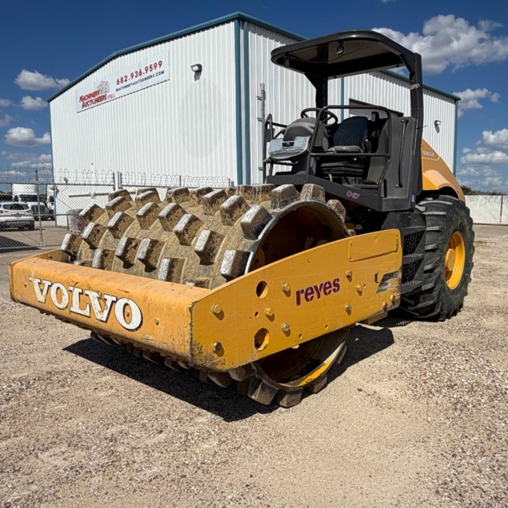 2015 VOLVO SD115