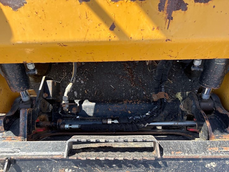 2021-caterpillar-259d3-image-19