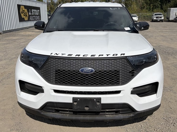 2020-ford-explorer-image-8