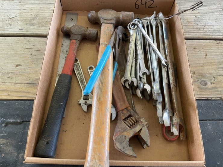 craftsman-standard-combination-wrench-set,-adjustable-wrenches,-hammers-&-misc-image-3