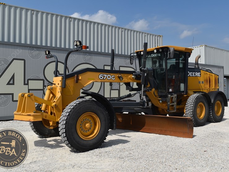 2010-deere-670g-image-4