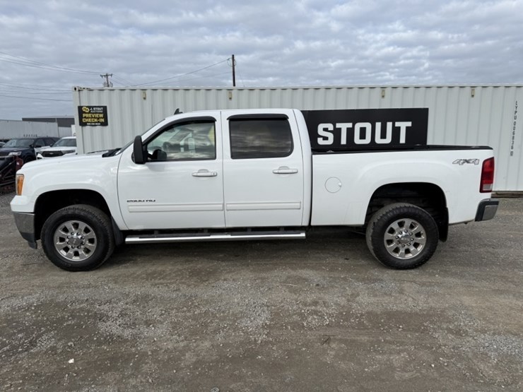 2011-gmc-sierra-2500-image-7