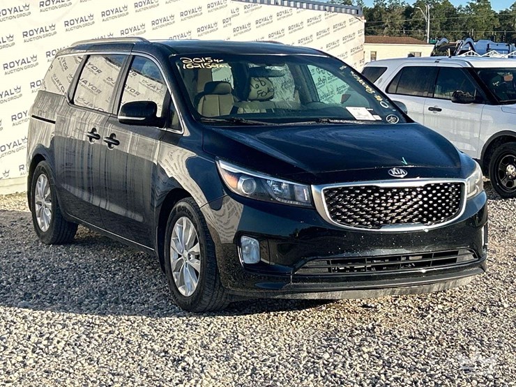 2015-kia-sedona-image-2