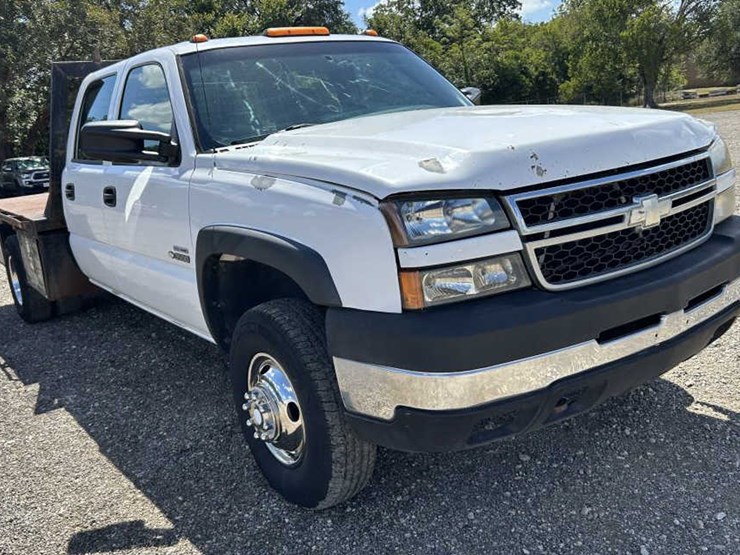 2007-chevrolet-3500-image-3