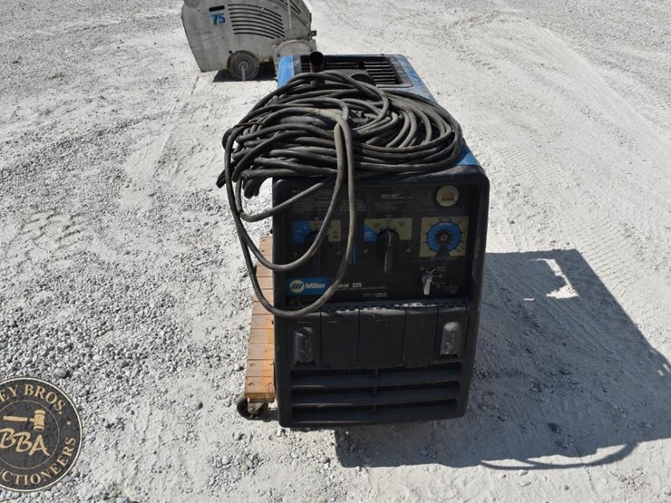 miller-bobcat-225-image-3