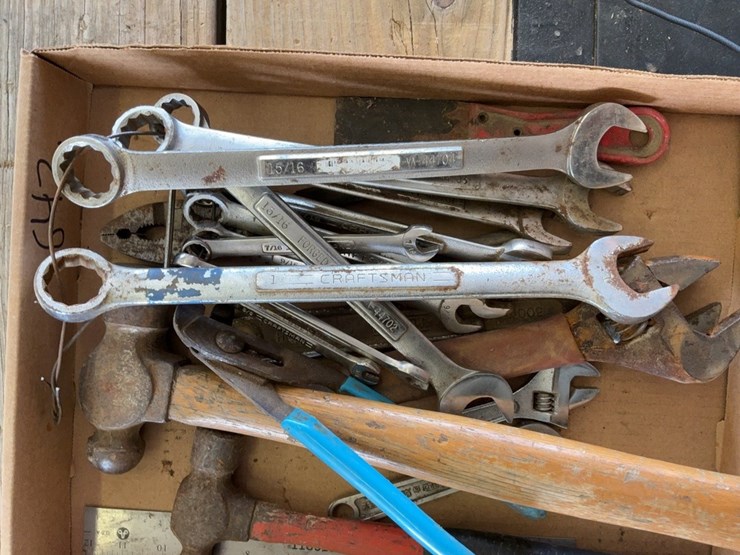 craftsman-standard-combination-wrench-set,-adjustable-wrenches,-hammers-&-misc-image-5